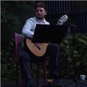 Licenciado en música con vasta experiencia en música folclórica chilena y latinoamericana ofrece clases particulares de guitarra a niños, niñas, jóvenes y adultos. Ya sea si eres novato, tienes conocimientos básicos o ya manejas algunos conceptos en la gu